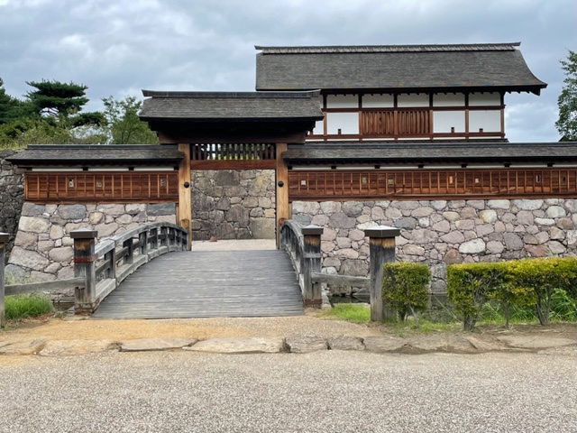 松代城　本丸太鼓門と太鼓前橋