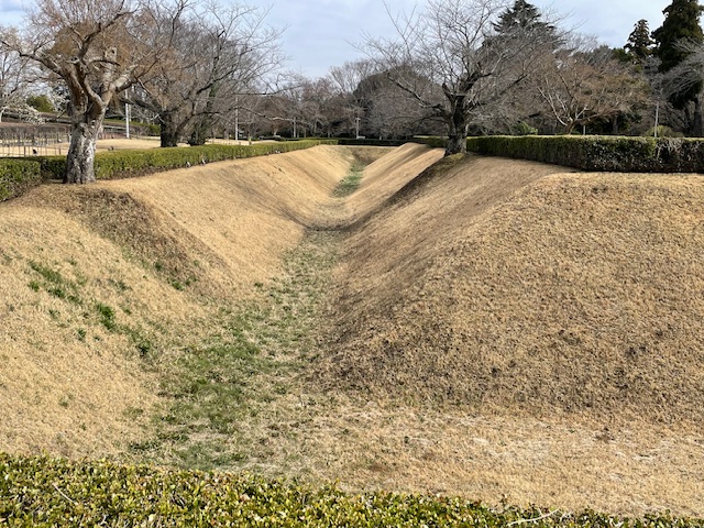 角馬前面の空堀